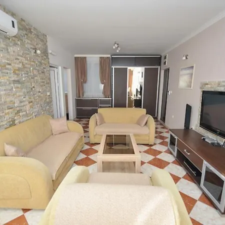 Hotel D&d 1 Budva